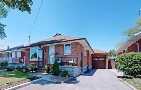 Haus in der Stadt – Scarborough, Toronto, Ontario,  Kanada. C$1 130 000