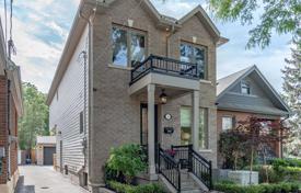 Haus in der Stadt – York, Toronto, Ontario,  Kanada. C$1 844 000