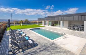3-zimmer haus in der stadt 203 m² in Raša, Kroatien. 747 000 €
