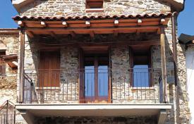 2-zimmer villa 121 m² auf der Peloponnes, Griechenland. 400 000 €