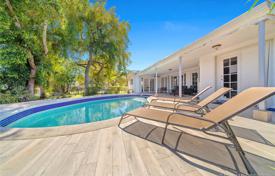 Villa – Aventura, Florida, Vereinigte Staaten. 709 000 €