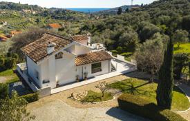 16-zimmer villa 342 m² in Ligurien, Italien. 725 000 €