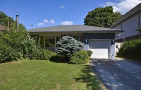Haus in der Stadt – Etobicoke, Toronto, Ontario,  Kanada. C$1 326 000