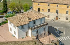 20-zimmer landgut 1205 m² in Montalcino, Italien. 1 950 000 €