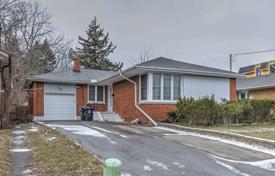 5-zimmer haus in der stadt in North York, Kanada. C$1 975 000