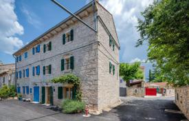 7-zimmer haus in der stadt 210 m² in Kanfanar, Kroatien. 432 000 €