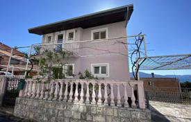 Einfamilienhaus – Tivat (Stadt), Tivat, Montenegro. 420 000 €