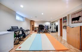 10-zimmer haus in der stadt in North York, Kanada. C$2 234 000