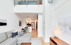 1-zimmer wohnung in Lake Shore Boulevard West, Kanada. C$812 000