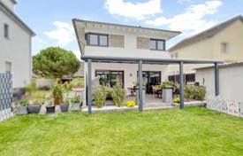 4-zimmer haus in der stadt 167 m² in Pulheim, Deutschland. 890 000 €