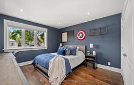 11-zimmer haus in der stadt in Scarborough, Kanada. C$2 463 000