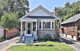 3-zimmer haus in der stadt in East York, Kanada. C$1 060 000