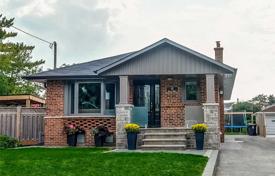 Haus in der Stadt – Scarborough, Toronto, Ontario,  Kanada. C$1 153 000
