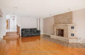 12-zimmer haus in der stadt in North York, Kanada. C$2 478 000