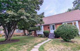 11-zimmer haus in der stadt in North York, Kanada. C$1 922 000