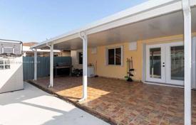 3-zimmer haus in der stadt 117 m² in Hialeah, Vereinigte Staaten. $440 000