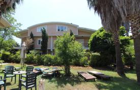 Möbliertes Haus in einem Komplex mit Pool in Antalya Belek. $325 000