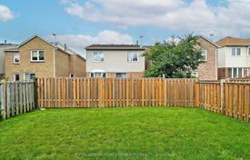 8-zimmer haus in der stadt in Scarborough, Kanada. C$2 323 000
