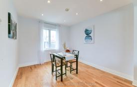 7-zimmer haus in der stadt in Scarborough, Kanada. C$1 518 000