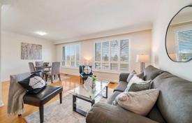 6-zimmer haus in der stadt in Etobicoke, Kanada. C$1 445 000