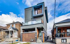 Haus in der Stadt – Glenholme Avenue, York, Toronto,  Ontario,   Kanada. C$1 839 000