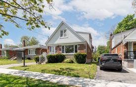 10-zimmer haus in der stadt in Scarborough, Kanada. C$1 294 000