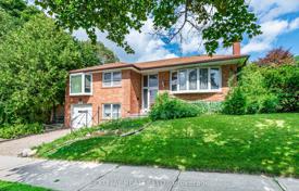 11-zimmer haus in der stadt in North York, Kanada. C$1 776 000