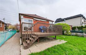 11-zimmer haus in der stadt in North York, Kanada. C$1 629 000