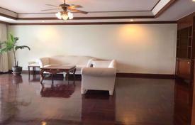 3-zimmer appartements in eigentumswohnungen in Khlong Toei, Thailand. $3 400  pro Woche