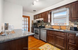 9-zimmer haus in der stadt in Scarborough, Kanada. C$1 638 000