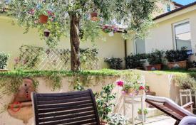 3-zimmer wohnung 200 m² in Florenz, Italien. 850 000 €