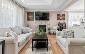 6-zimmer haus in der stadt in Etobicoke, Kanada. C$1 322 000