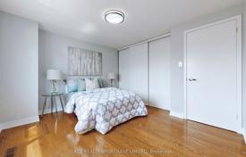 11-zimmer haus in der stadt in Scarborough, Kanada. C$1 555 000