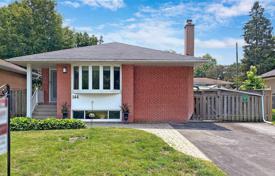 Haus in der Stadt – Scarborough, Toronto, Ontario,  Kanada. C$1 263 000