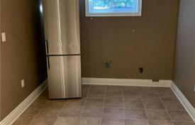 9-zimmer haus in der stadt in Etobicoke, Kanada. C$1 752 000
