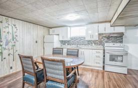 6-zimmer haus in der stadt in Scarborough, Kanada. C$1 377 000