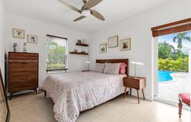 Haus in der Stadt – Coral Gables, Florida, Vereinigte Staaten. $2 198 000