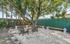 4-zimmer haus in der stadt 248 m² in Miami, Vereinigte Staaten. $995 000
