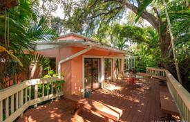 Einfamilienhaus – Miami, Florida, Vereinigte Staaten. 837 000 €