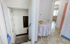 9-zimmer haus in der stadt in Scarborough, Kanada. C$1 208 000