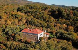 12-zimmer villa 900 m² in Pontremoli, Italien. 790 000 €