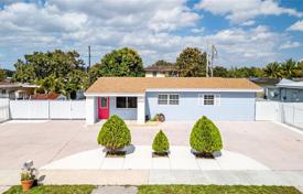 3-zimmer haus in der stadt 174 m² in Miami Gardens, Vereinigte Staaten. $545 000