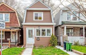 Haus in der Stadt – East York, Toronto, Ontario,  Kanada. C$1 448 000