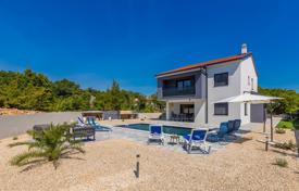 5-zimmer haus in der stadt 167 m² in Primorje-Gorski Kotar County, Kroatien. 650 000 €