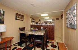 8-zimmer haus in der stadt in York, Kanada. C$1 275 000