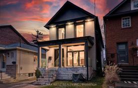 Haus in der Stadt – Etobicoke, Toronto, Ontario,  Kanada. C$2 370 000