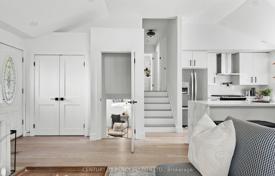 8-zimmer haus in der stadt in Etobicoke, Kanada. C$1 749 000