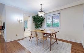 10-zimmer haus in der stadt in North York, Kanada. C$2 470 000