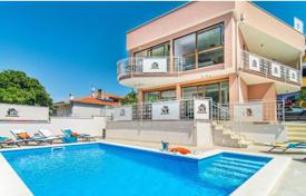 3-zimmer haus in der stadt 240 m² in Novigrad (Istria County), Kroatien. 1 700 000 €