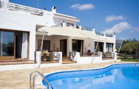 Villa – Ibiza, Balearen, Spanien. 8 200 €  pro Woche